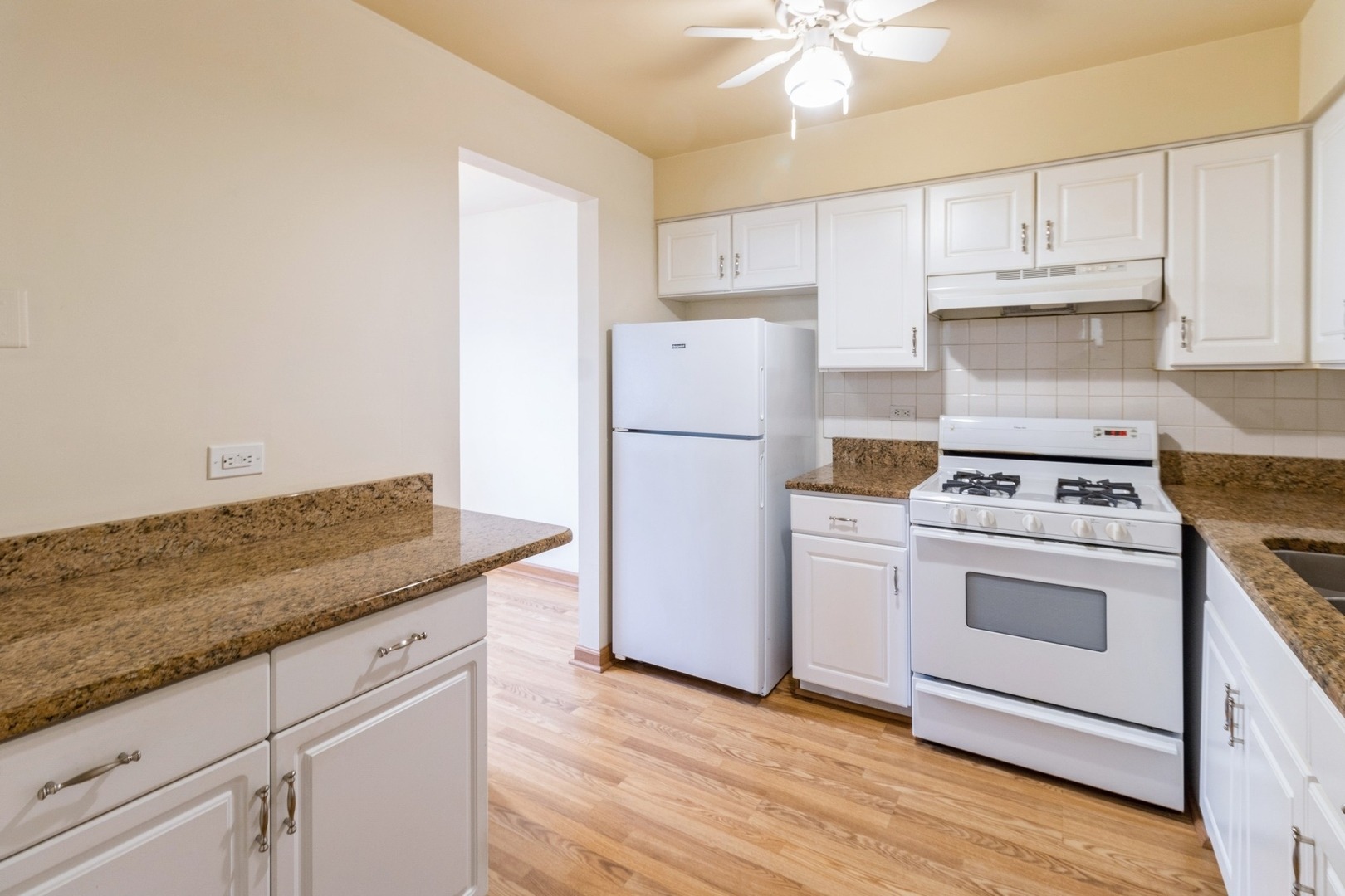 Brainard Ave, Countryside, IL 60525