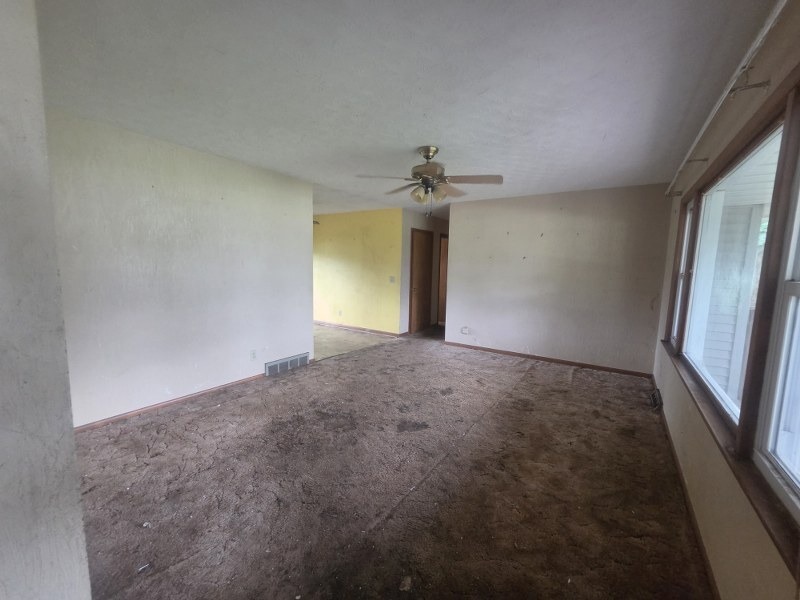 West St, Cambridge, IL 61238