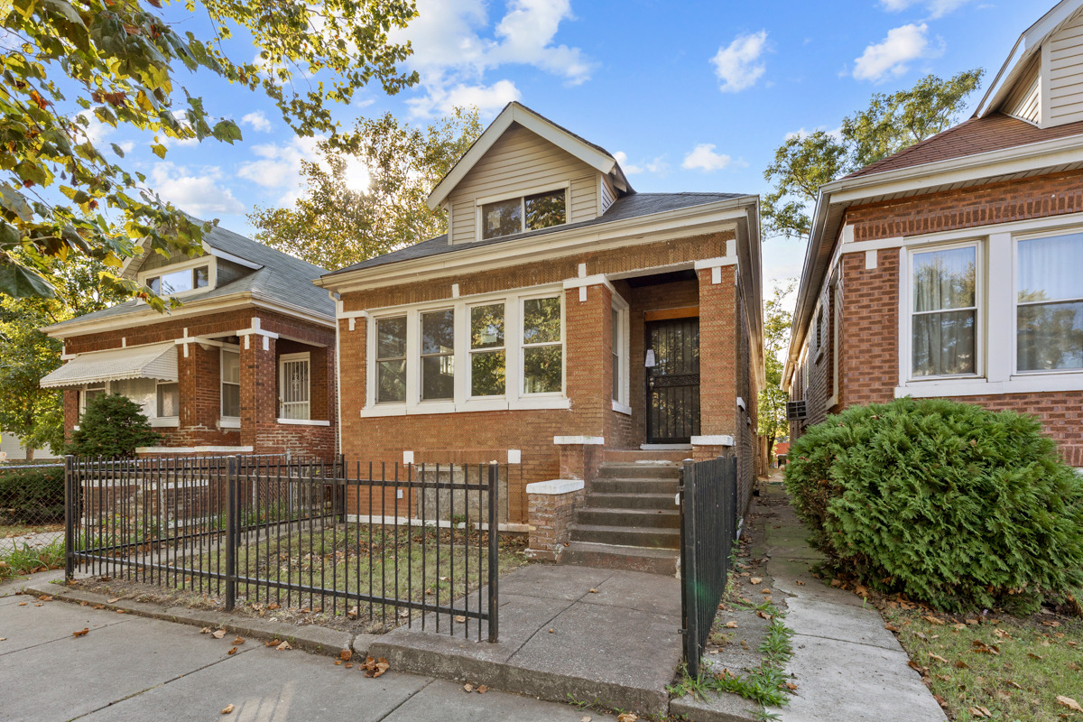 Paulina St, Chicago, IL 60636