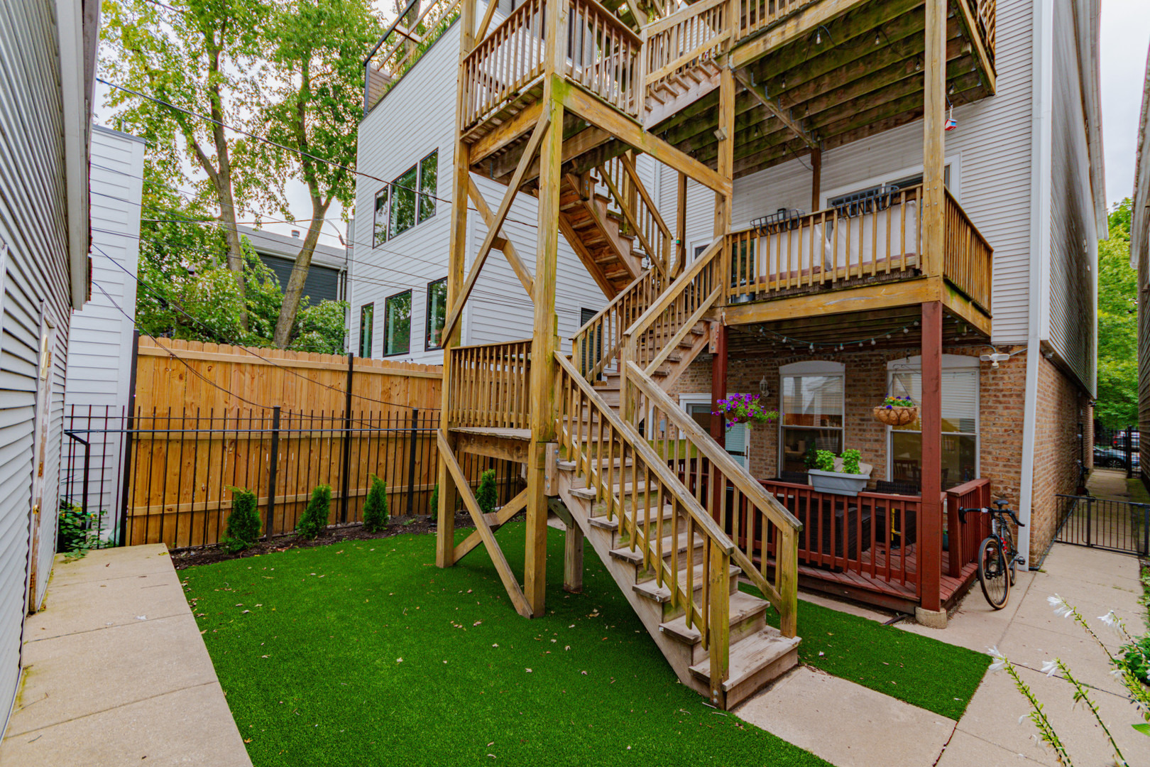 George St, Chicago, IL 60657 #1