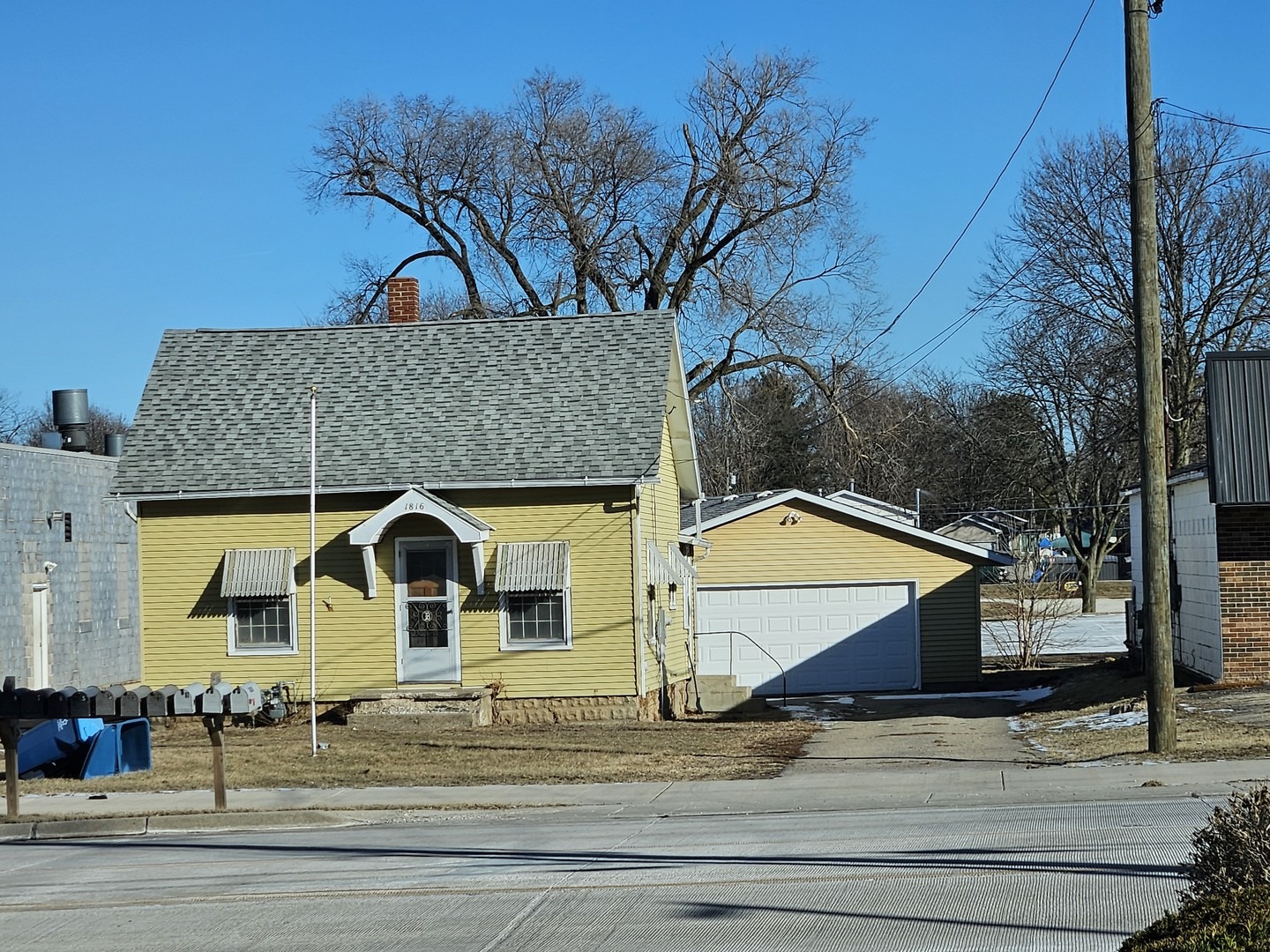 Locust St, Sterling, IL 61081