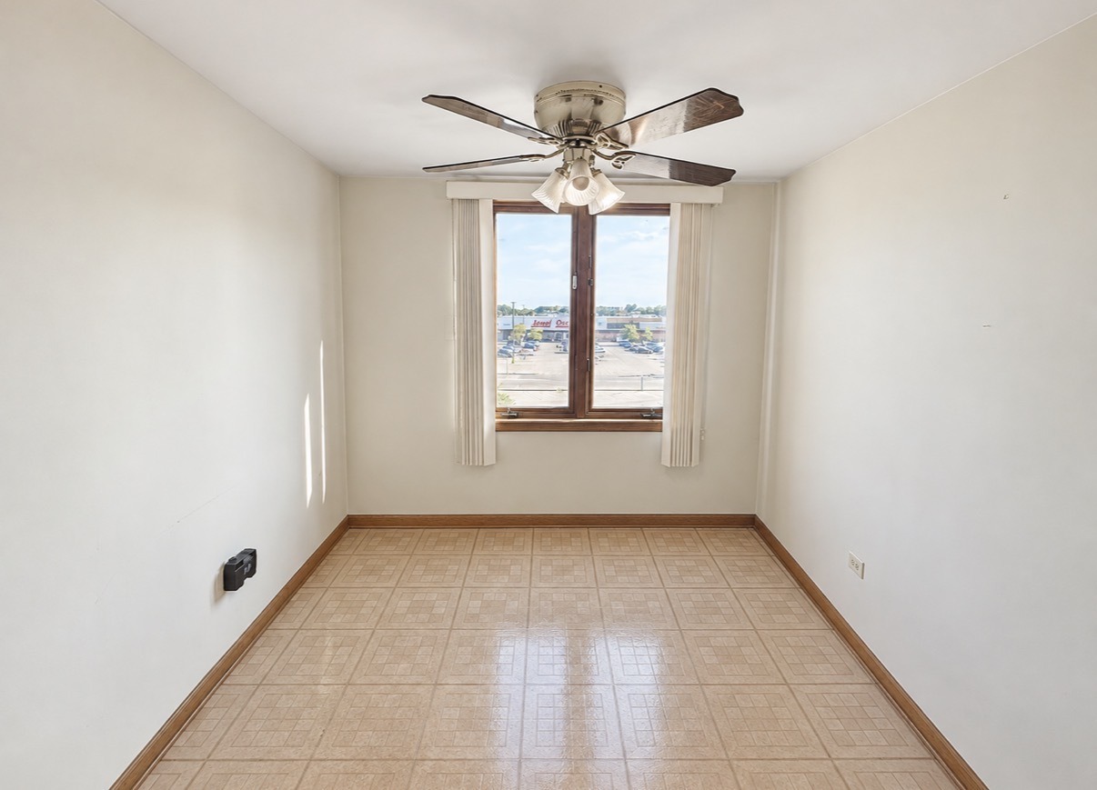 93rd Pl, Oak Lawn, IL 60453