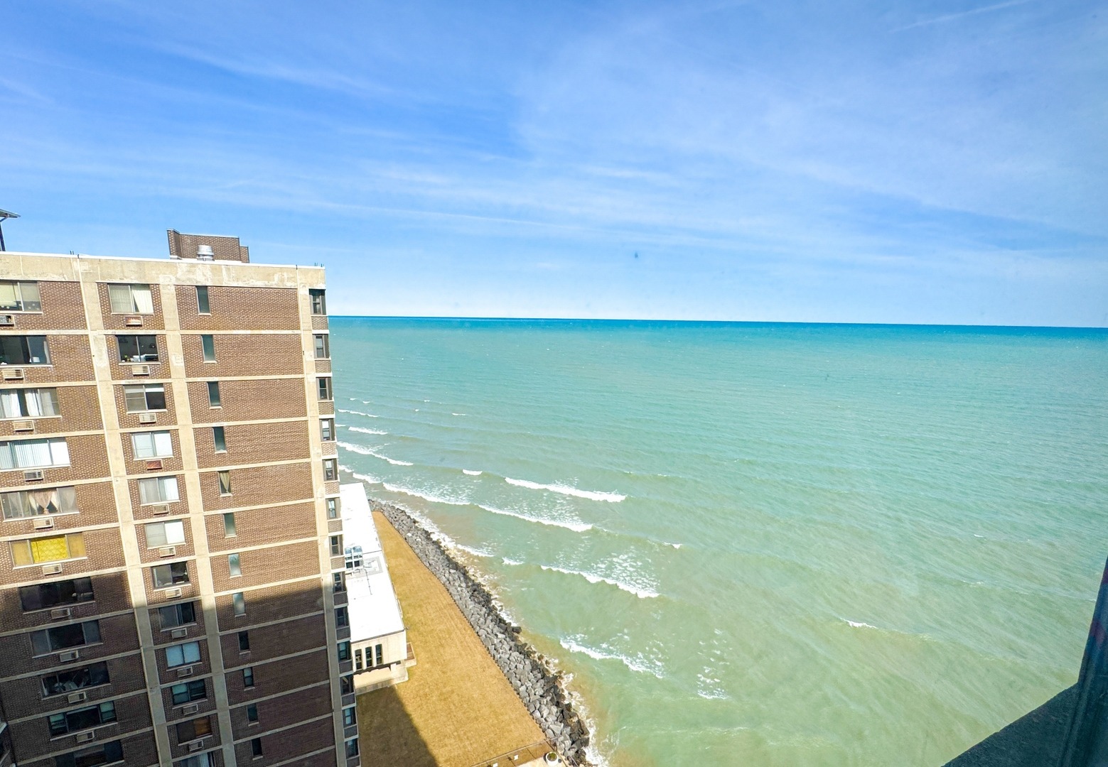 Sheridan Rd, Chicago, IL 60660