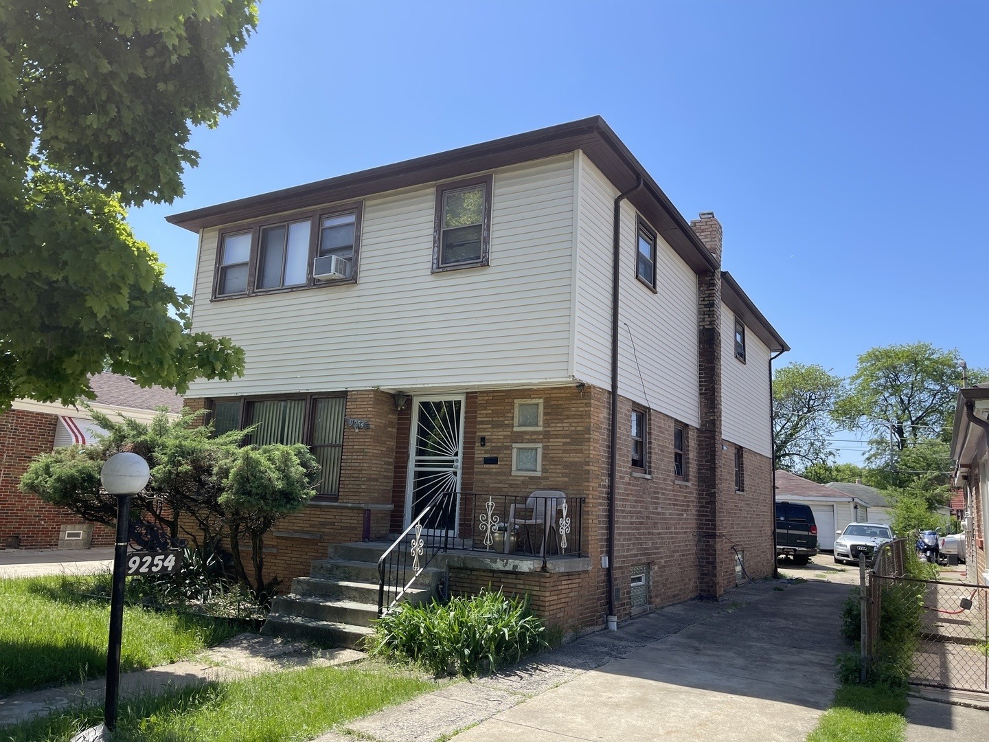 Burnside Ave, Chicago, IL 60619