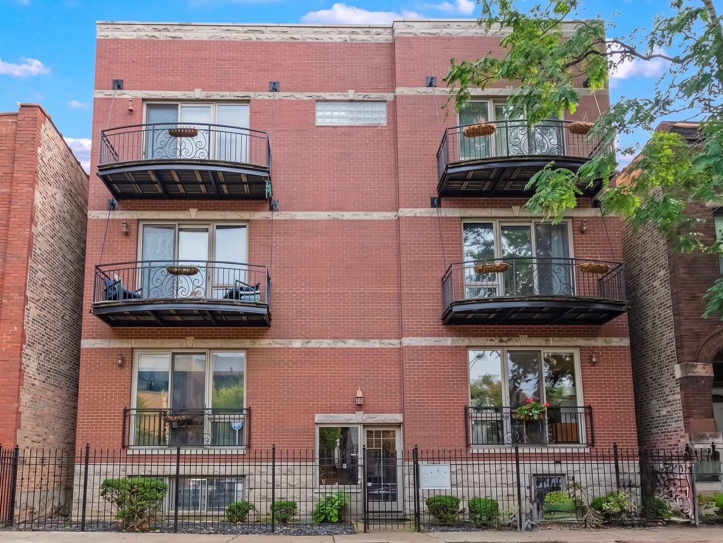 Race Ave, Chicago, IL 60612