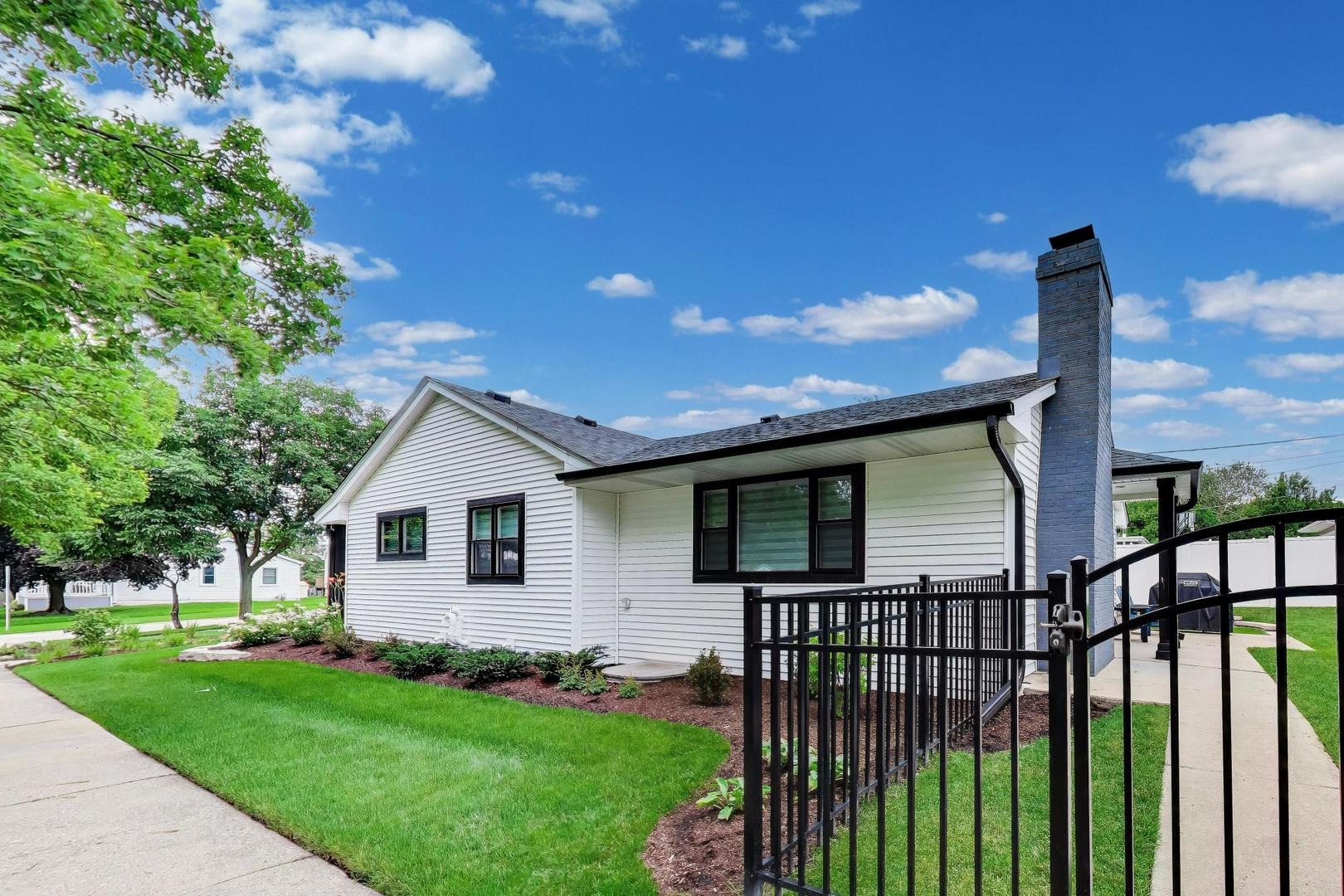 Graham Ave, Lombard, IL 60148