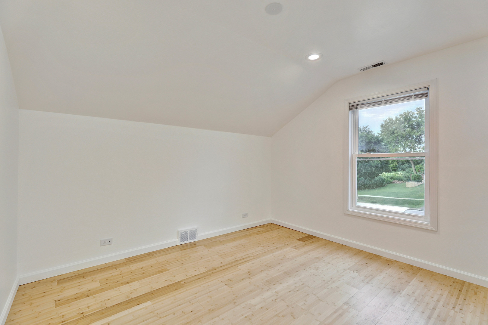 Oak St, Palatine, IL 60067