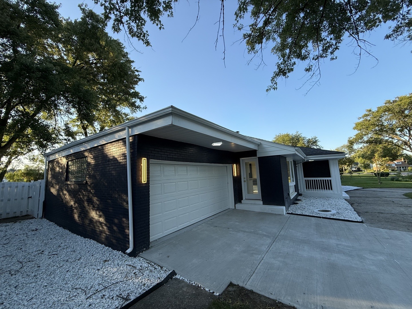 Park Dr, Flossmoor, IL 60422