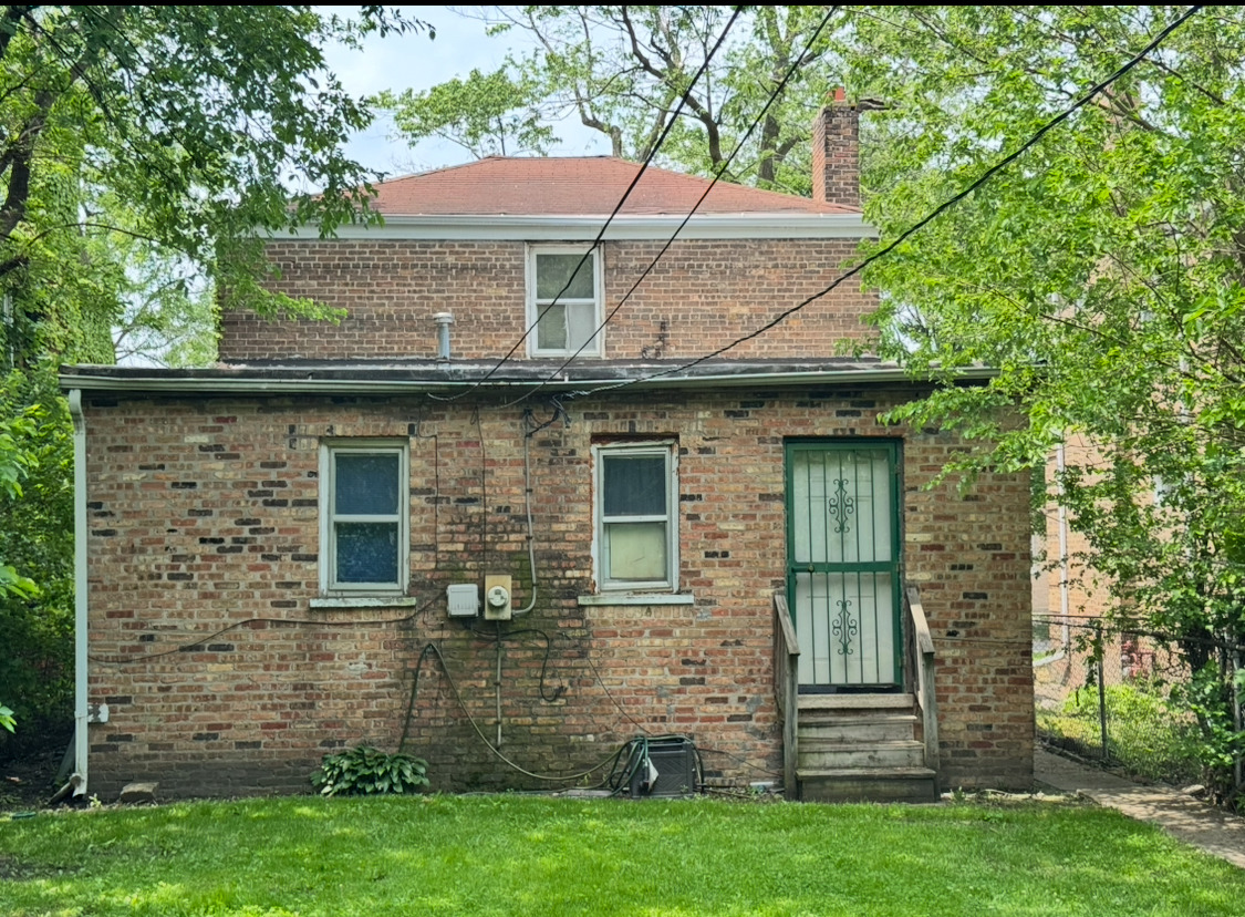 Perry Ave, Chicago, IL 60620