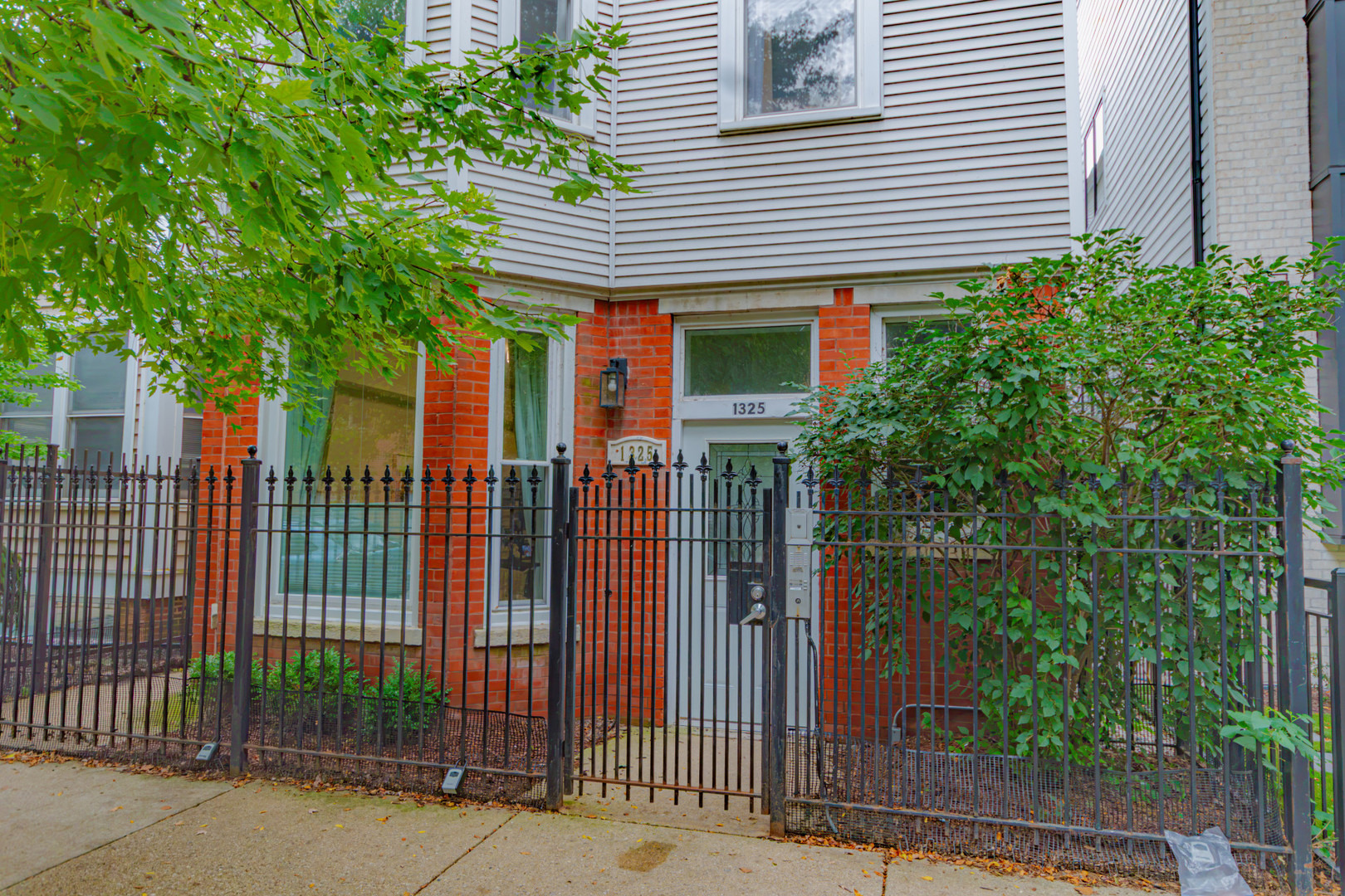 George St, Chicago, IL 60657