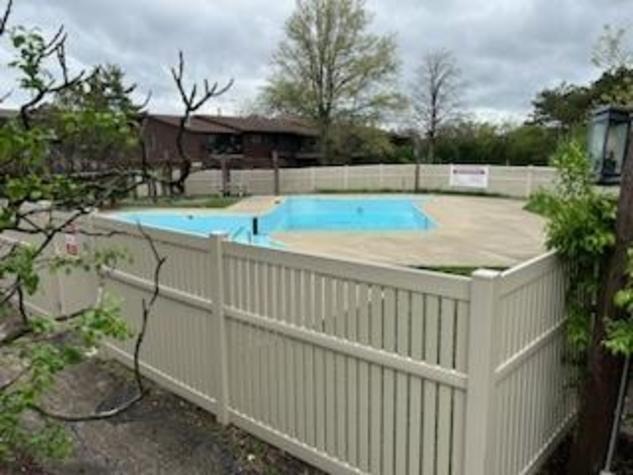 64th St, Westmont, IL 60559