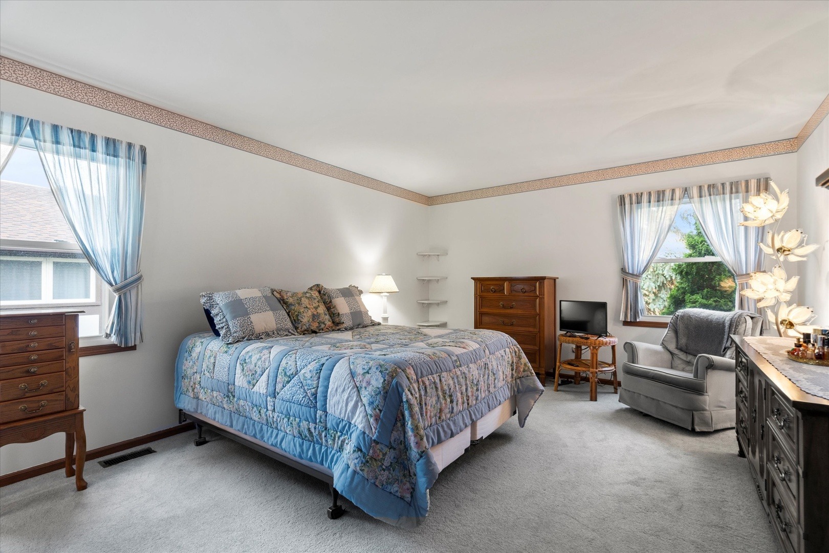 58th St, Westmont, IL 60559 #1