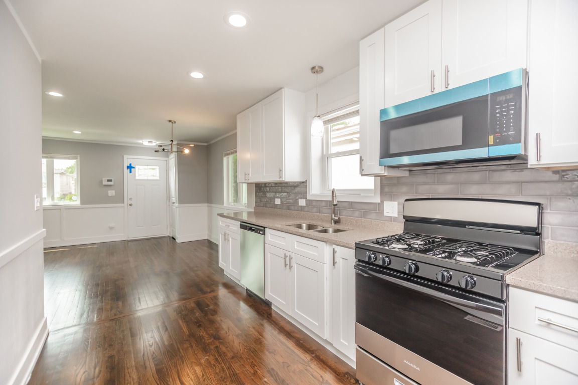 Perry Ave, Chicago, IL 60628