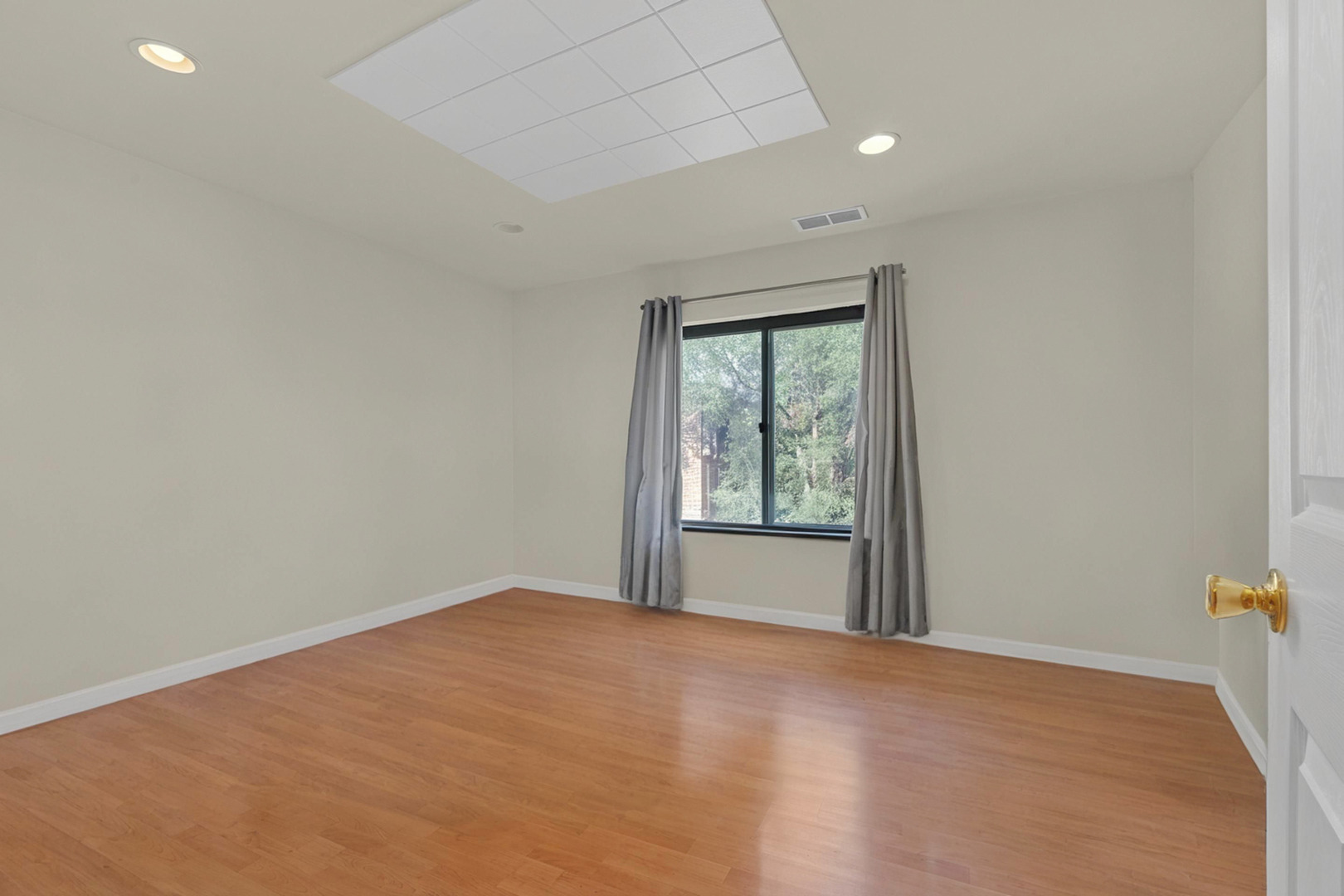 Limerick Ln, Schaumburg, IL 60193