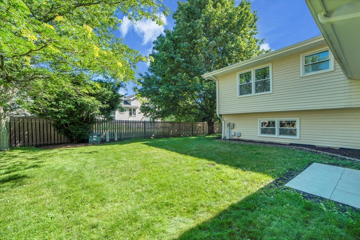 Stacie Ct, Naperville, IL 60563