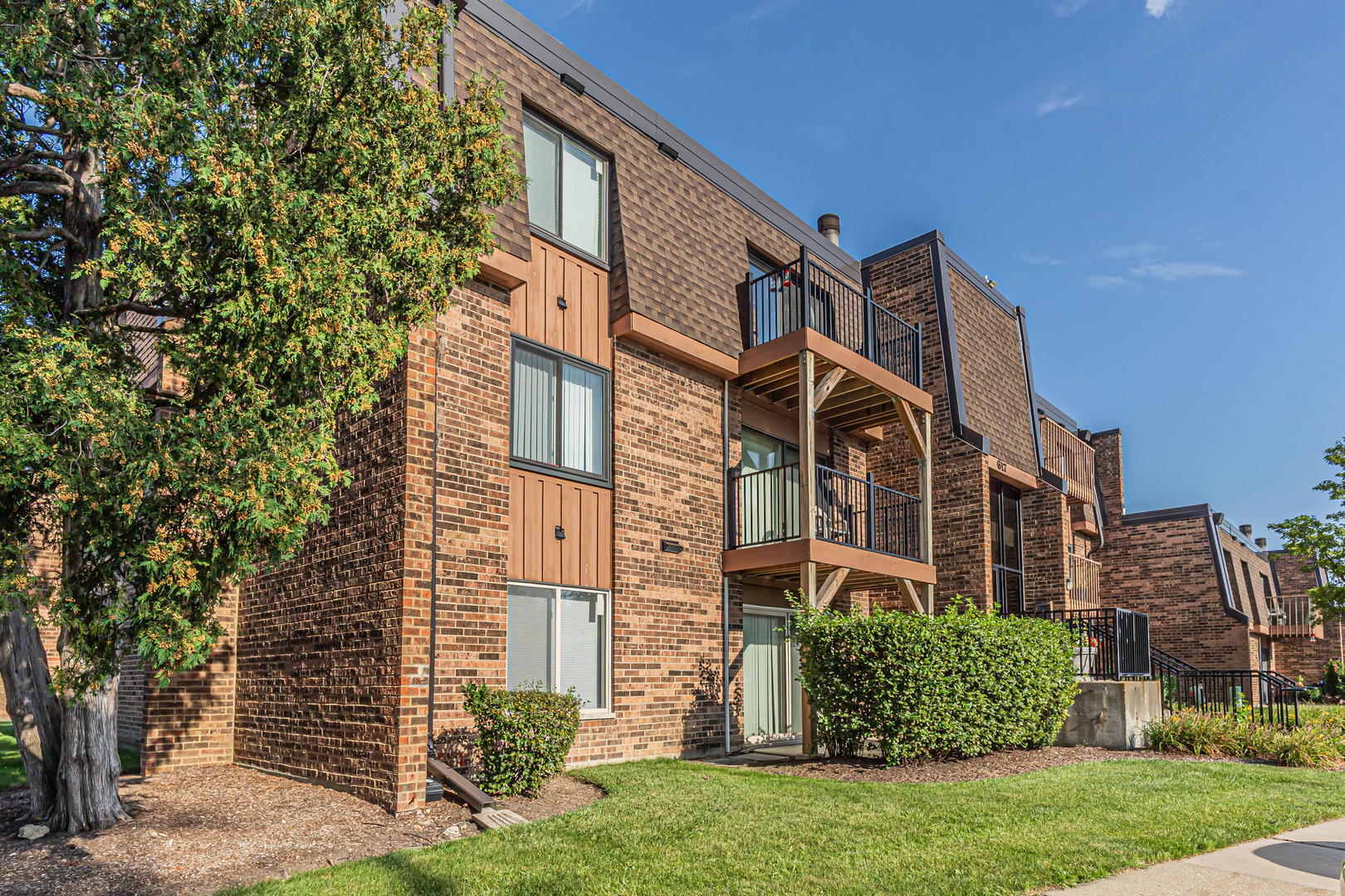 Limerick Ln, Schaumburg, IL 60193 #1