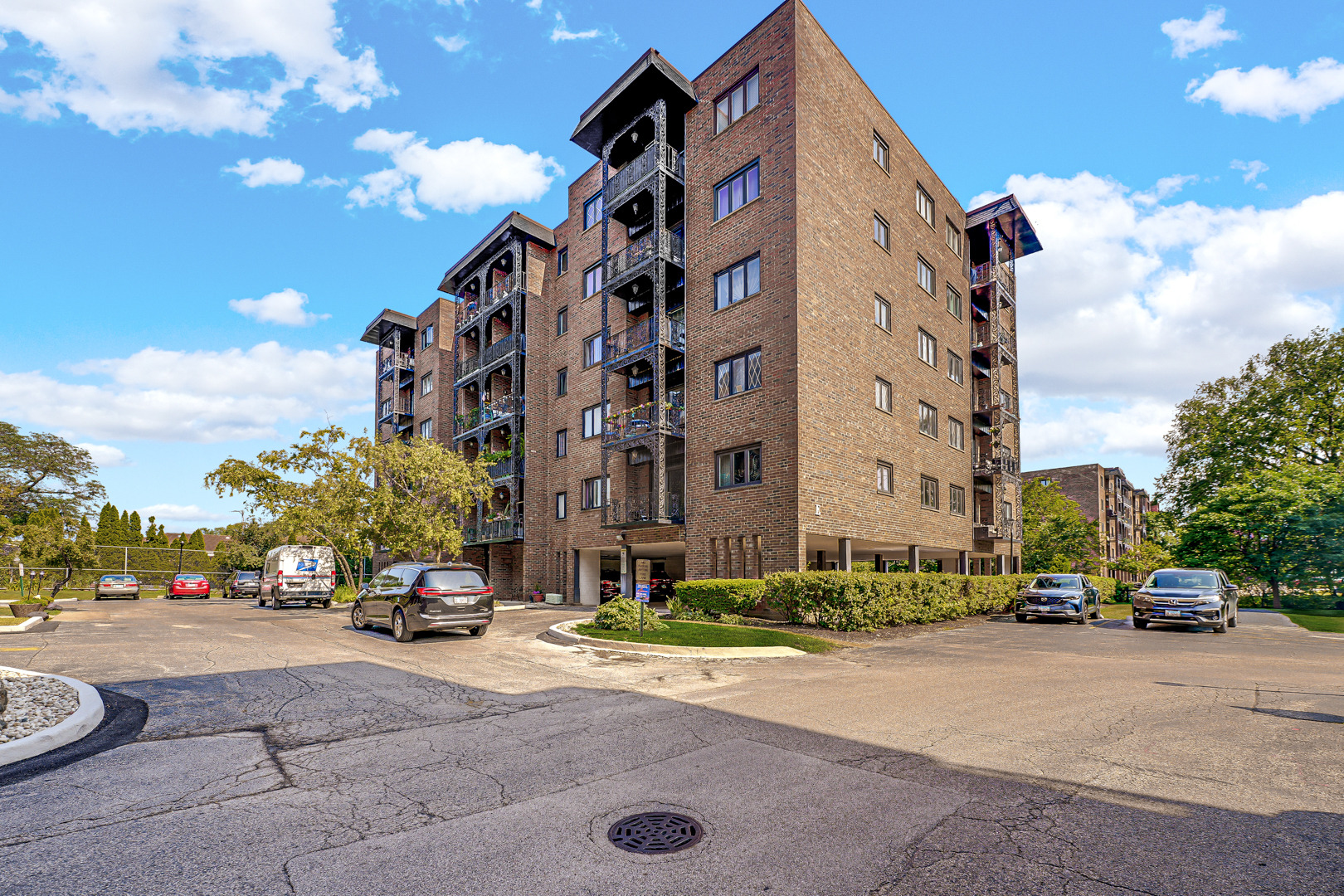 Landings Ln, Des Plaines, IL 60016