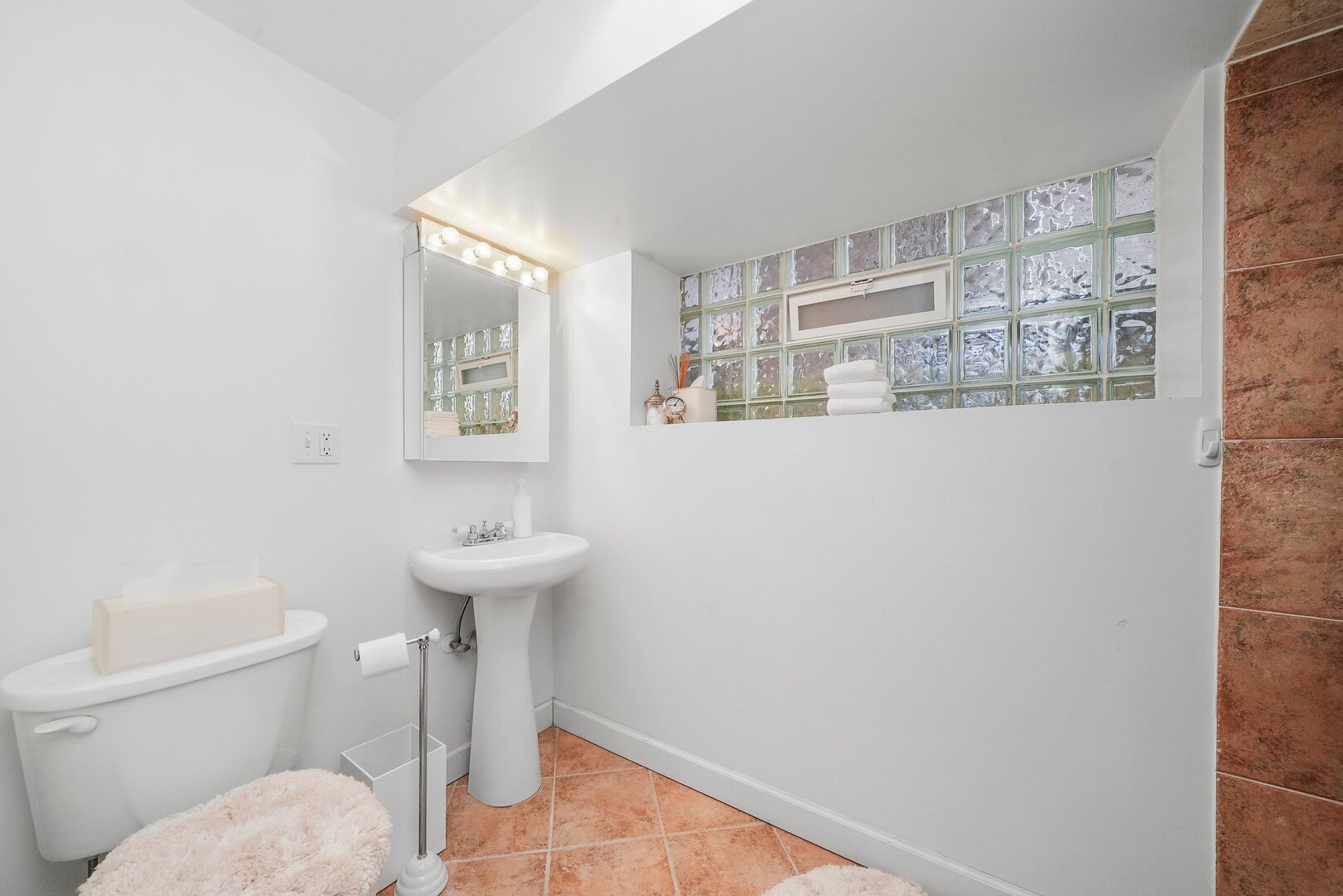 Woodlawn Ave, Chicago, IL 60637