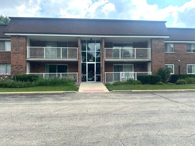 Mercury Dr, Schaumburg, IL 60193 #1