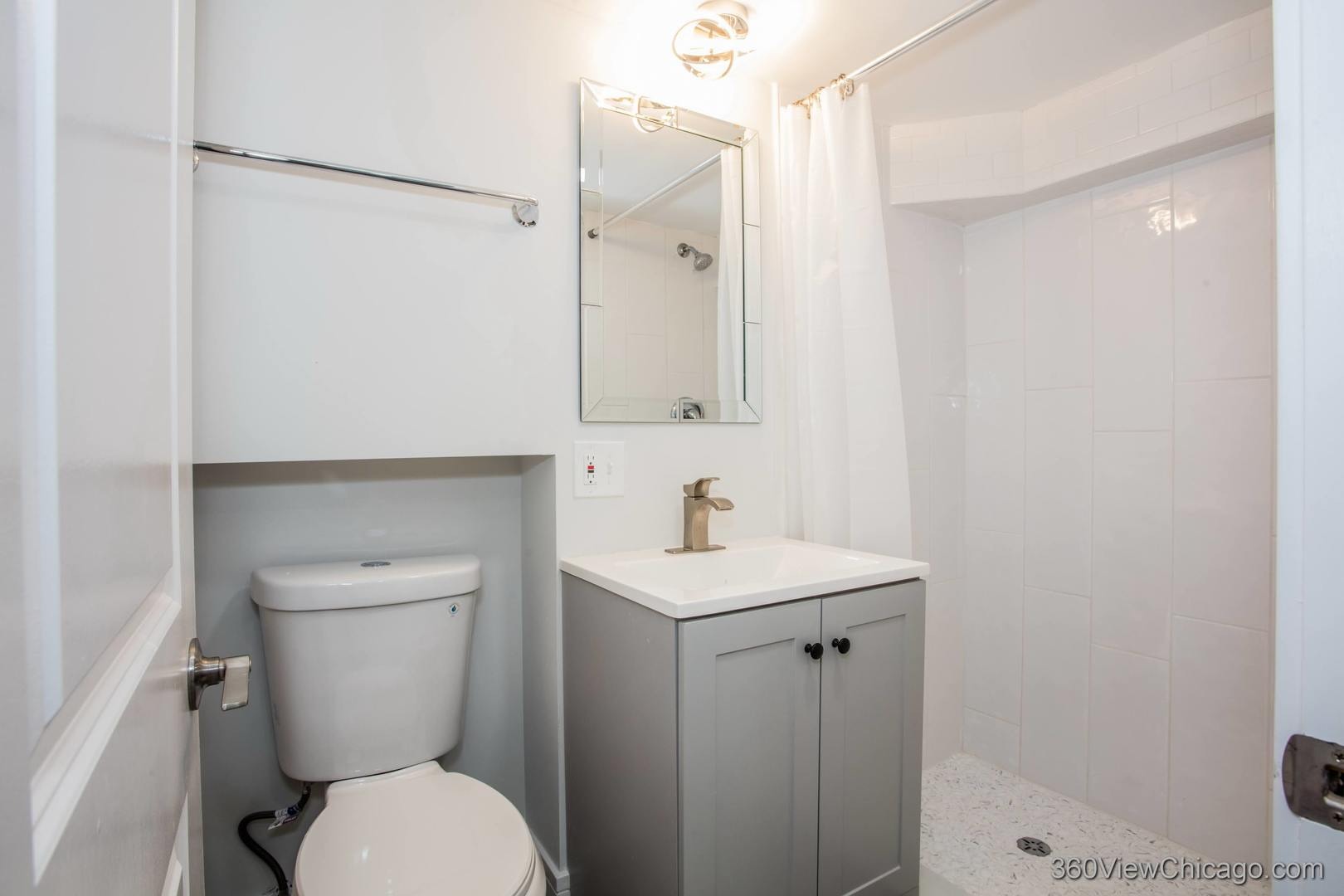 Yates Blvd, Chicago, IL 60617 #1