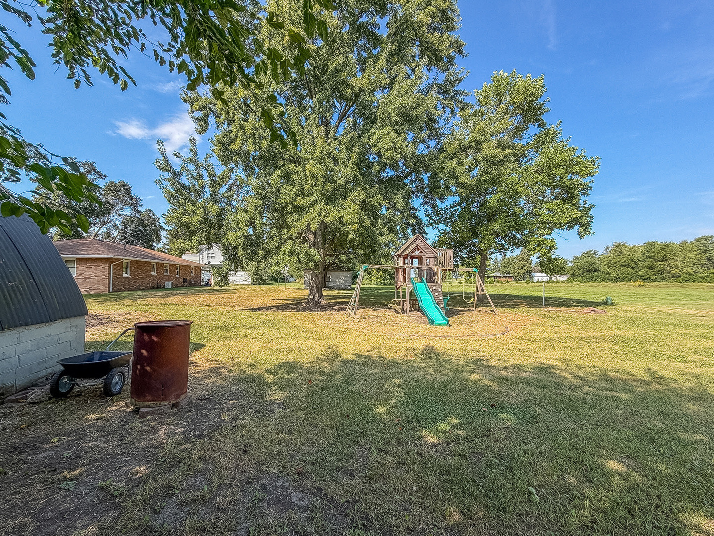 Garfield Ave, Cissna Park, IL 60924