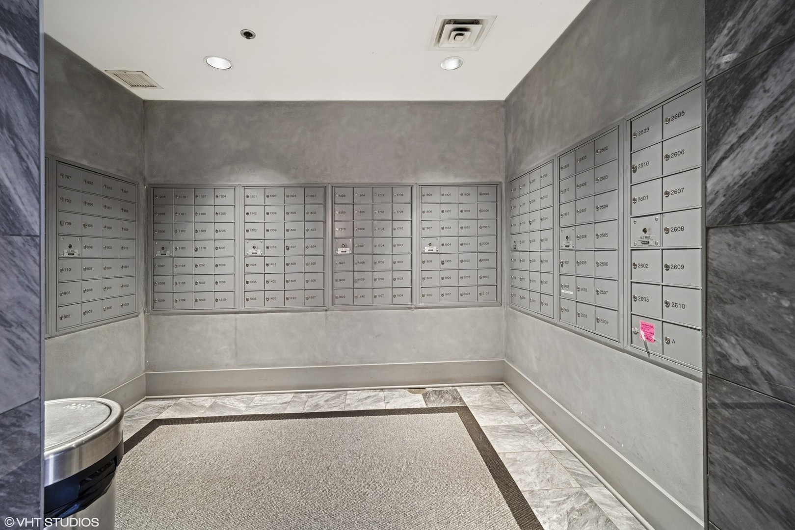 Huron St, Chicago, IL 60654 #1