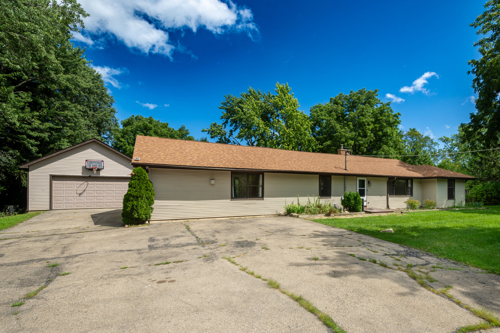 Fuller Rd, Gurnee, IL 60031