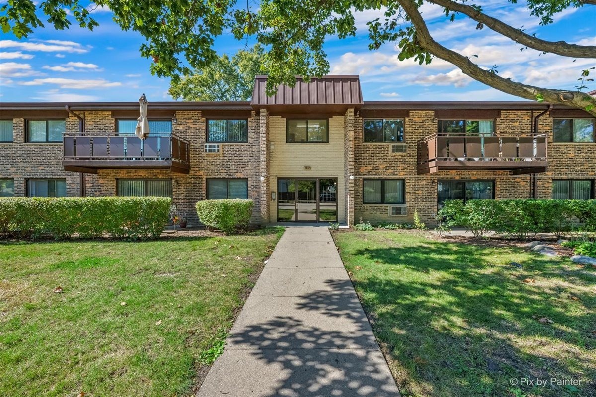 Windsor Dr, Arlington Heights, IL 60004 #1
