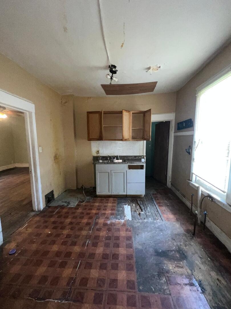 Saint Lawrence Ave, Chicago, IL 60619 #1
