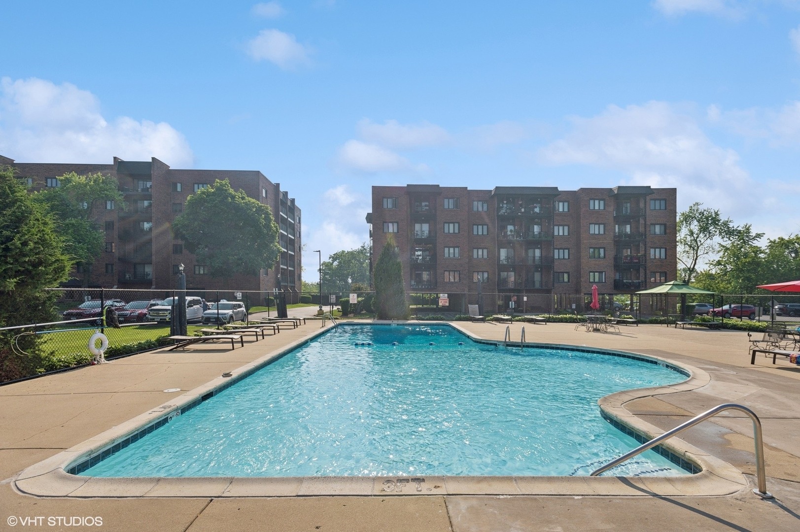 Landings Ln, Des Plaines, IL 60016 #1