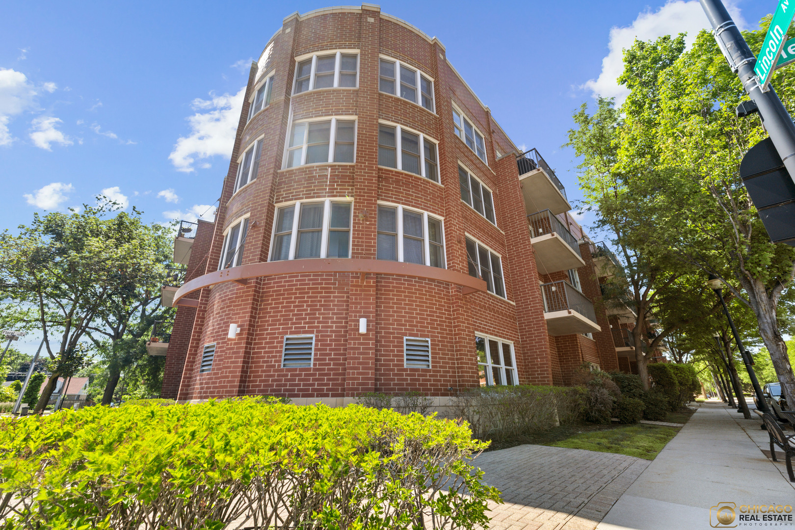 Lincoln Ave, Skokie, IL 60077