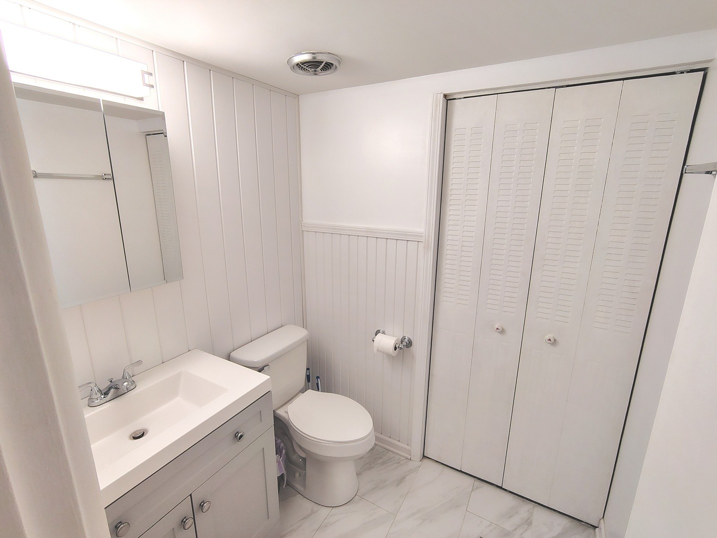 Woodglen Ln, Downers Grove, IL 60516 #1
