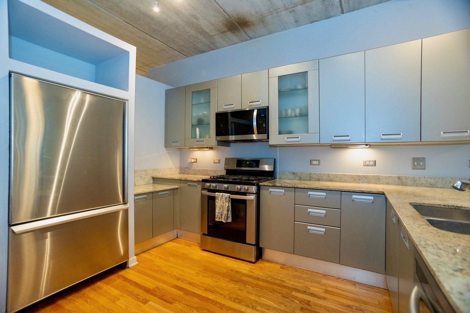 Sheridan Rd, Chicago, IL 60640 #1