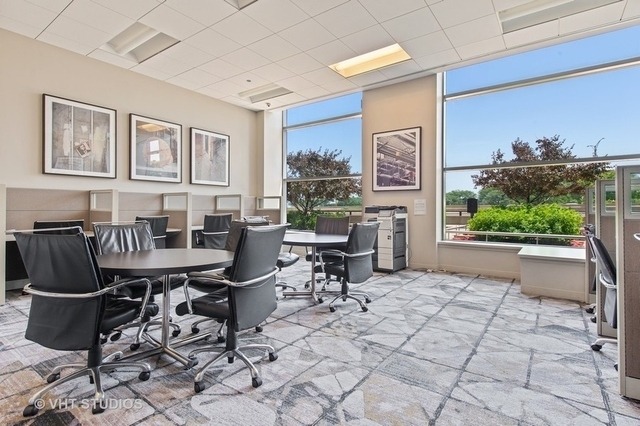 Lake Shore Dr, Chicago, IL 60611