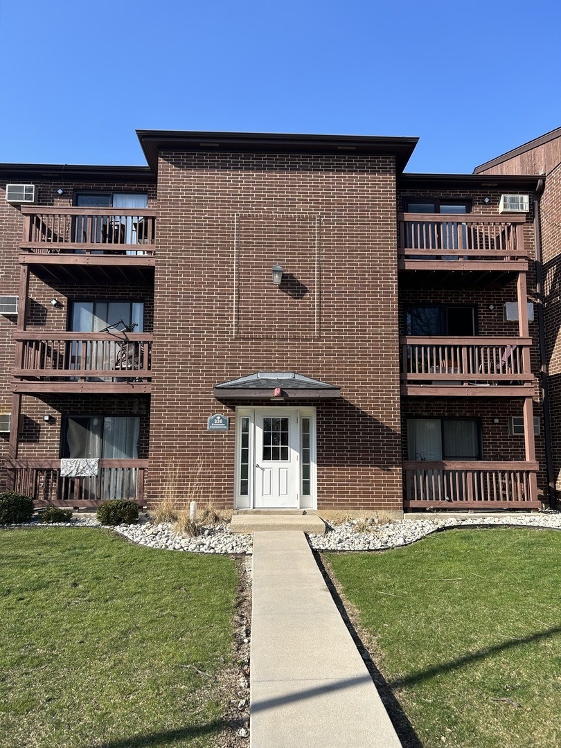 Shorewood Dr, Glendale Heights, IL 60139 #1