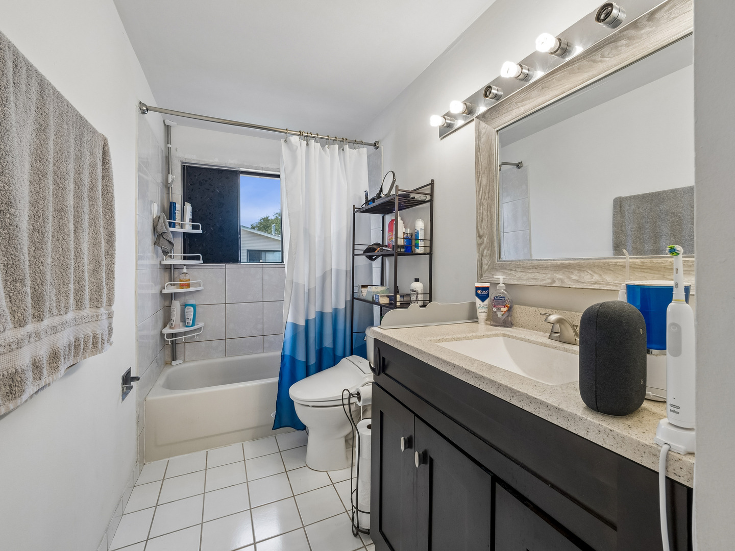Fairlane Ct, Bloomingdale, IL 60108