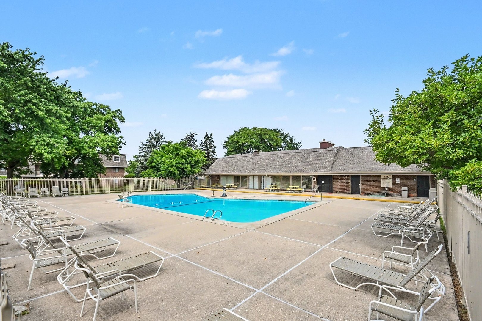 Bailey Rd, Naperville, IL 60565