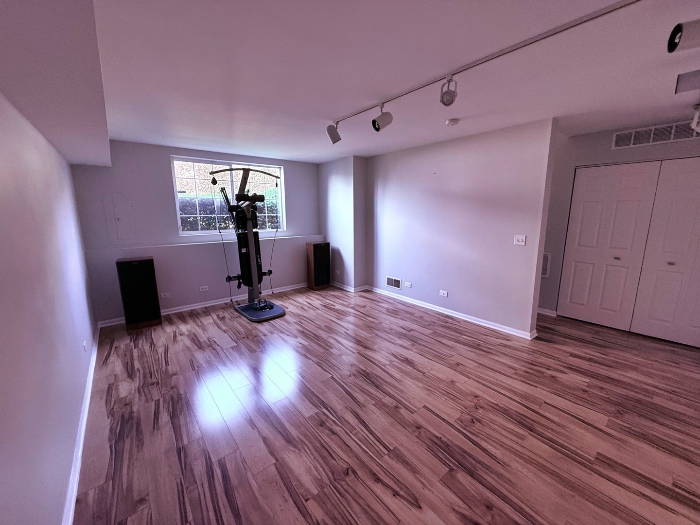 Enclave Cir, Bolingbrook, IL 60440