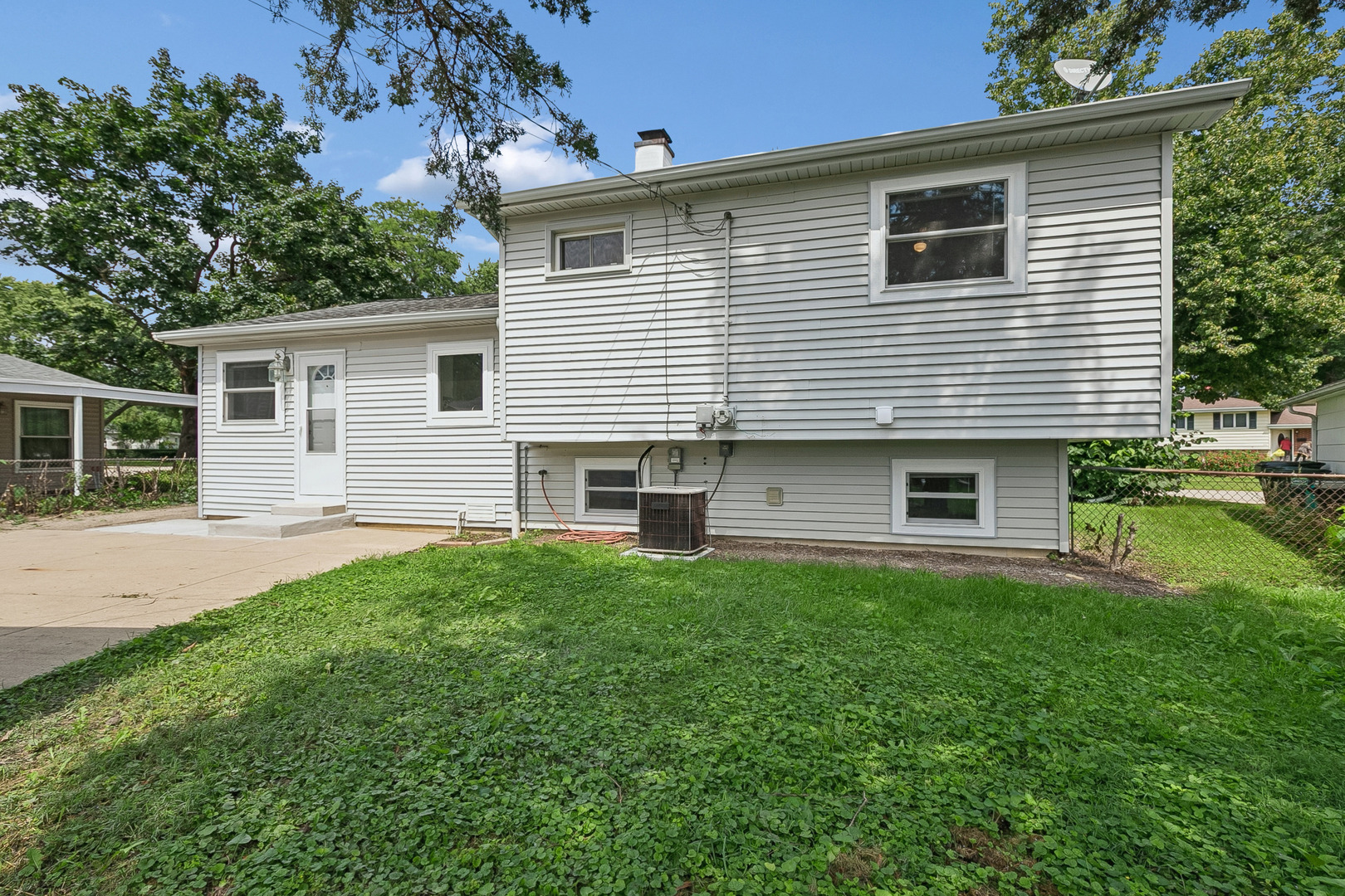 Greenview Ave, Mundelein, IL 60060