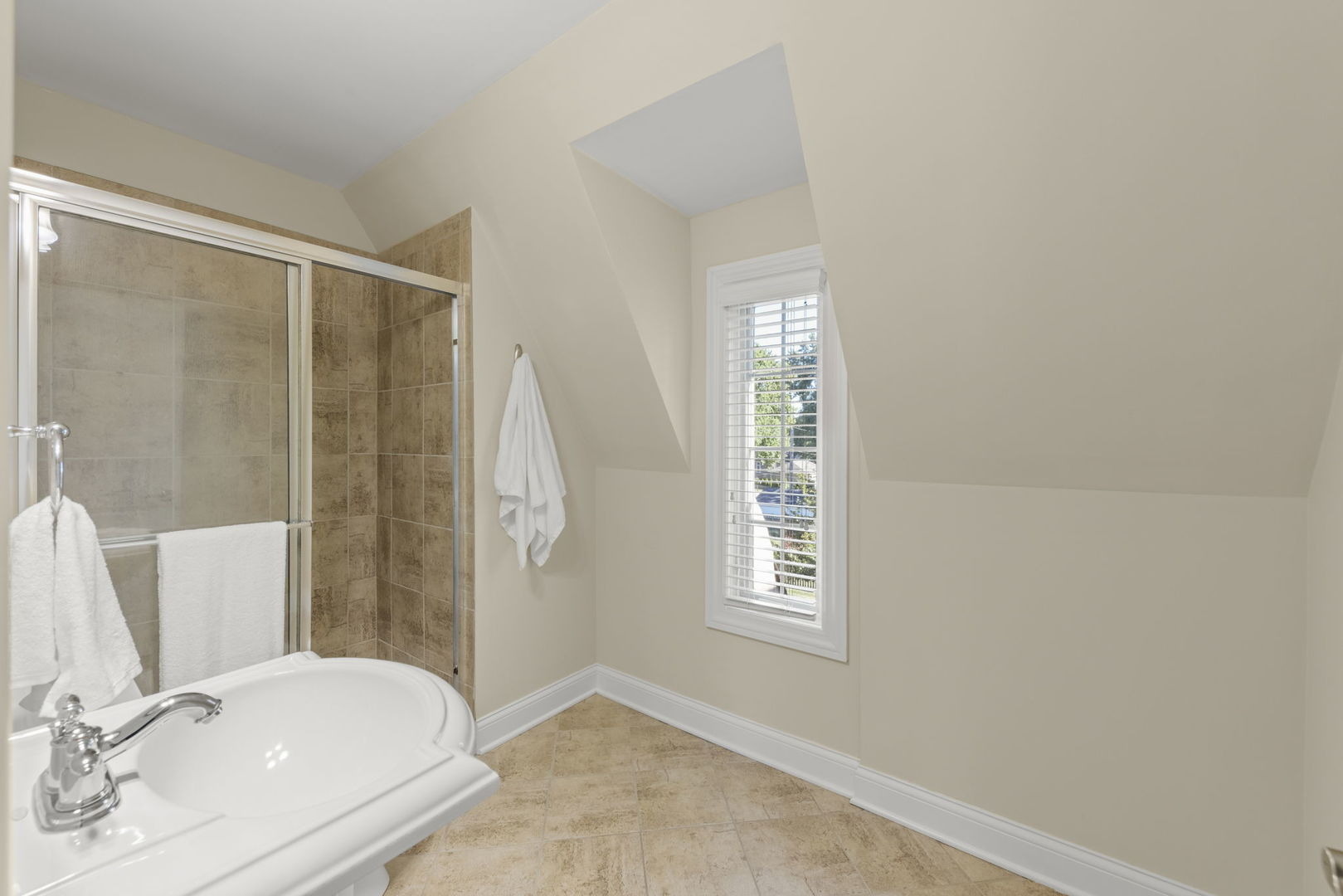 Ellsworth St, Naperville, IL 60563