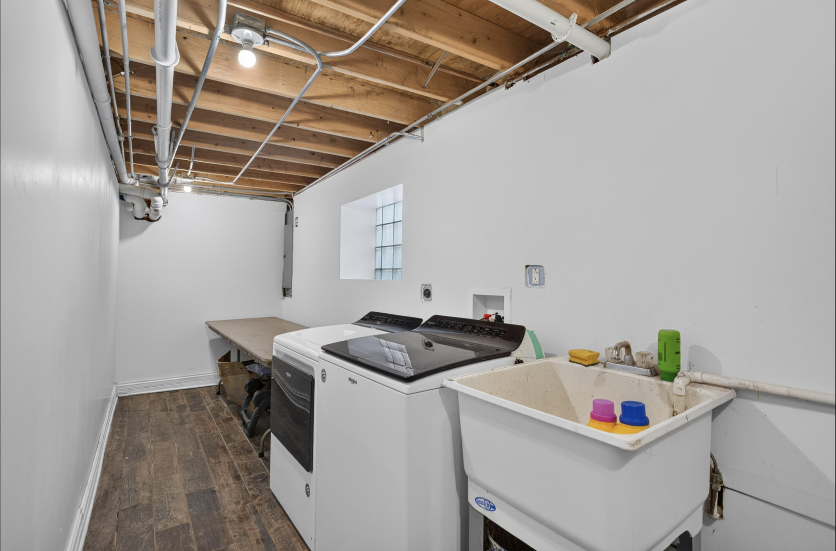 Rhodes Ave, Chicago, IL 60619