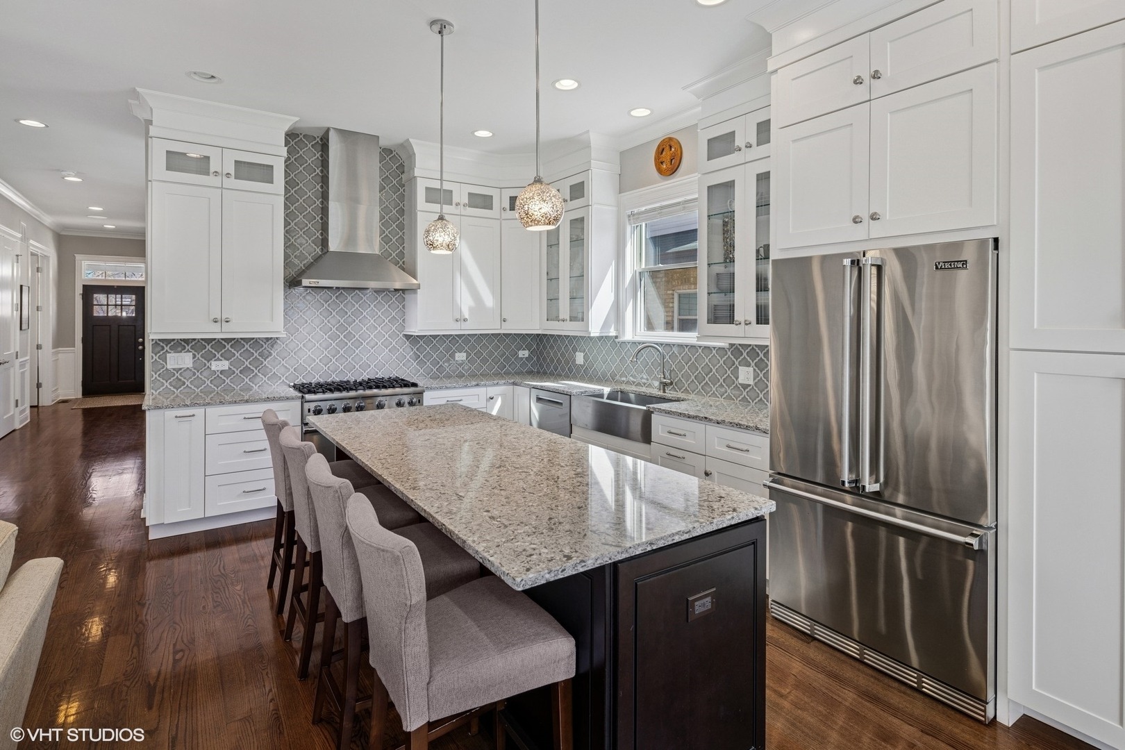 Ibsen St, Chicago, IL 60631