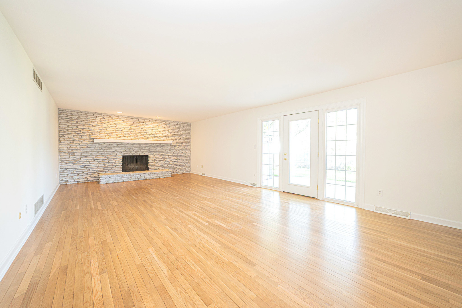 David Dr, Shorewood, IL 60404