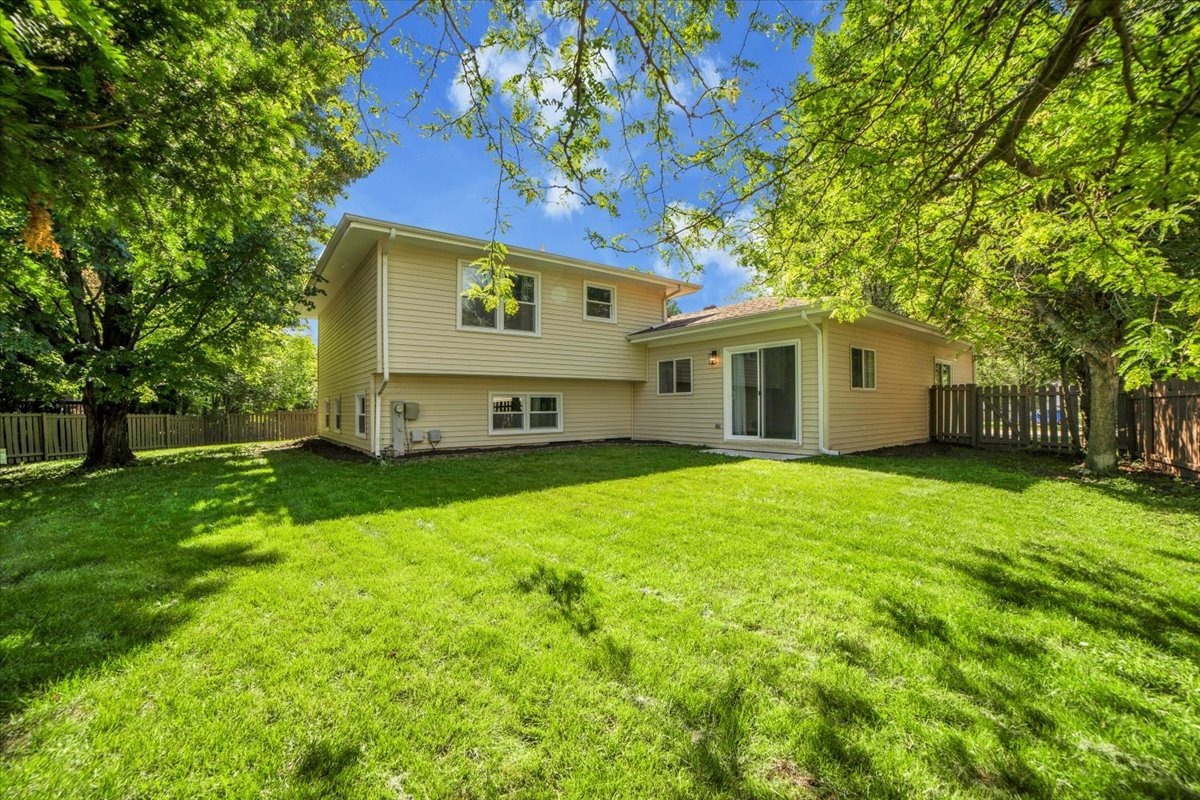 Stacie Ct, Naperville, IL 60563 #1