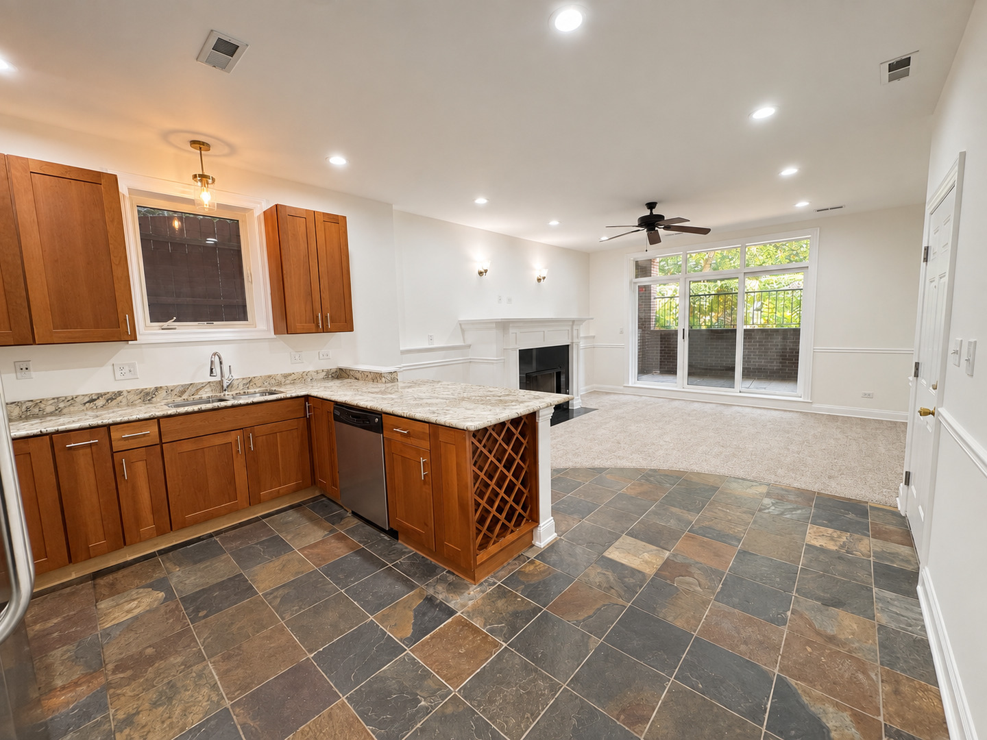 Indiana Ave, Chicago, IL 60653