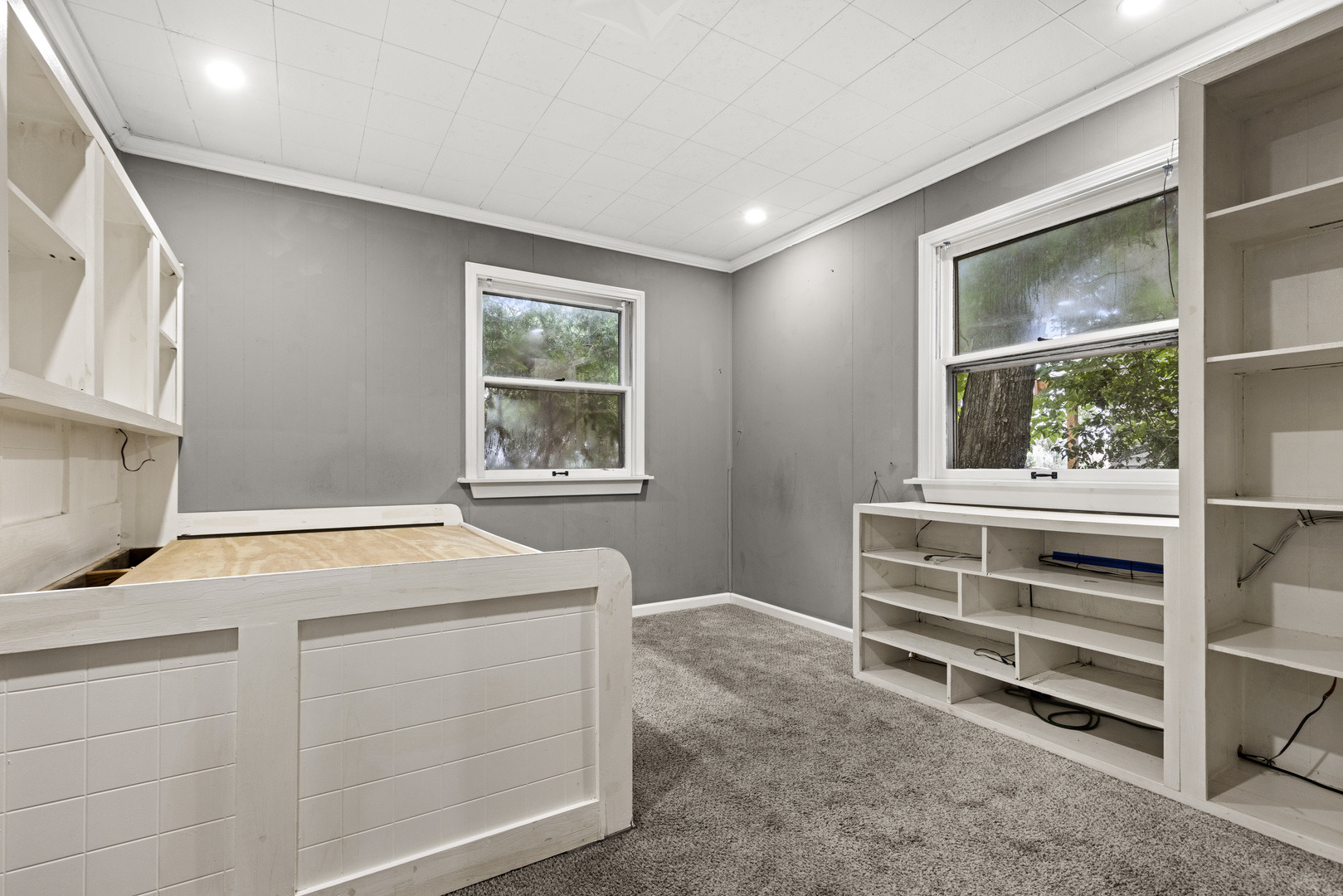 Nina Ter, Rockford, IL 61101