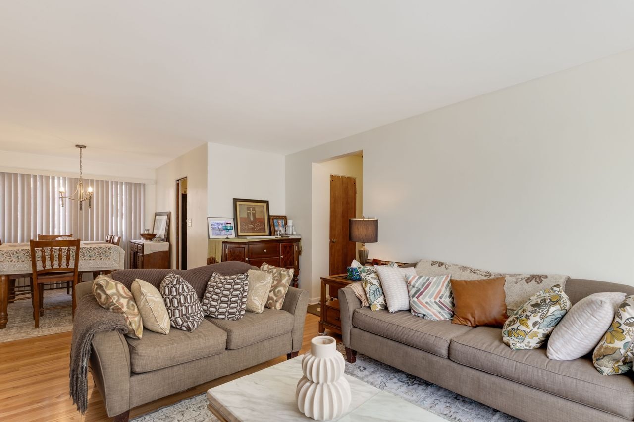 Ridge Ave, Evanston, IL 60202 #1