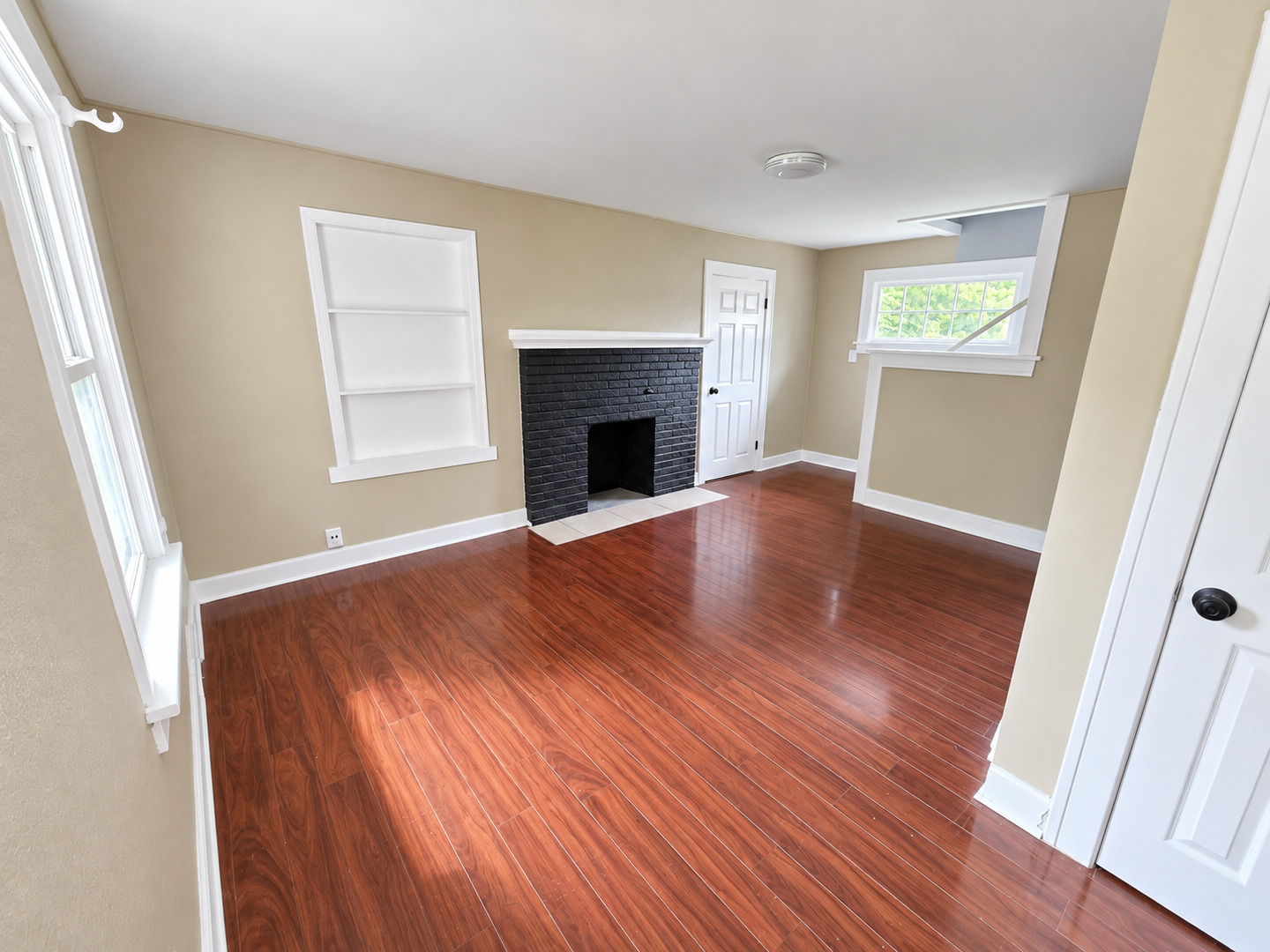 Garrison Ave, Rockford, IL 61103