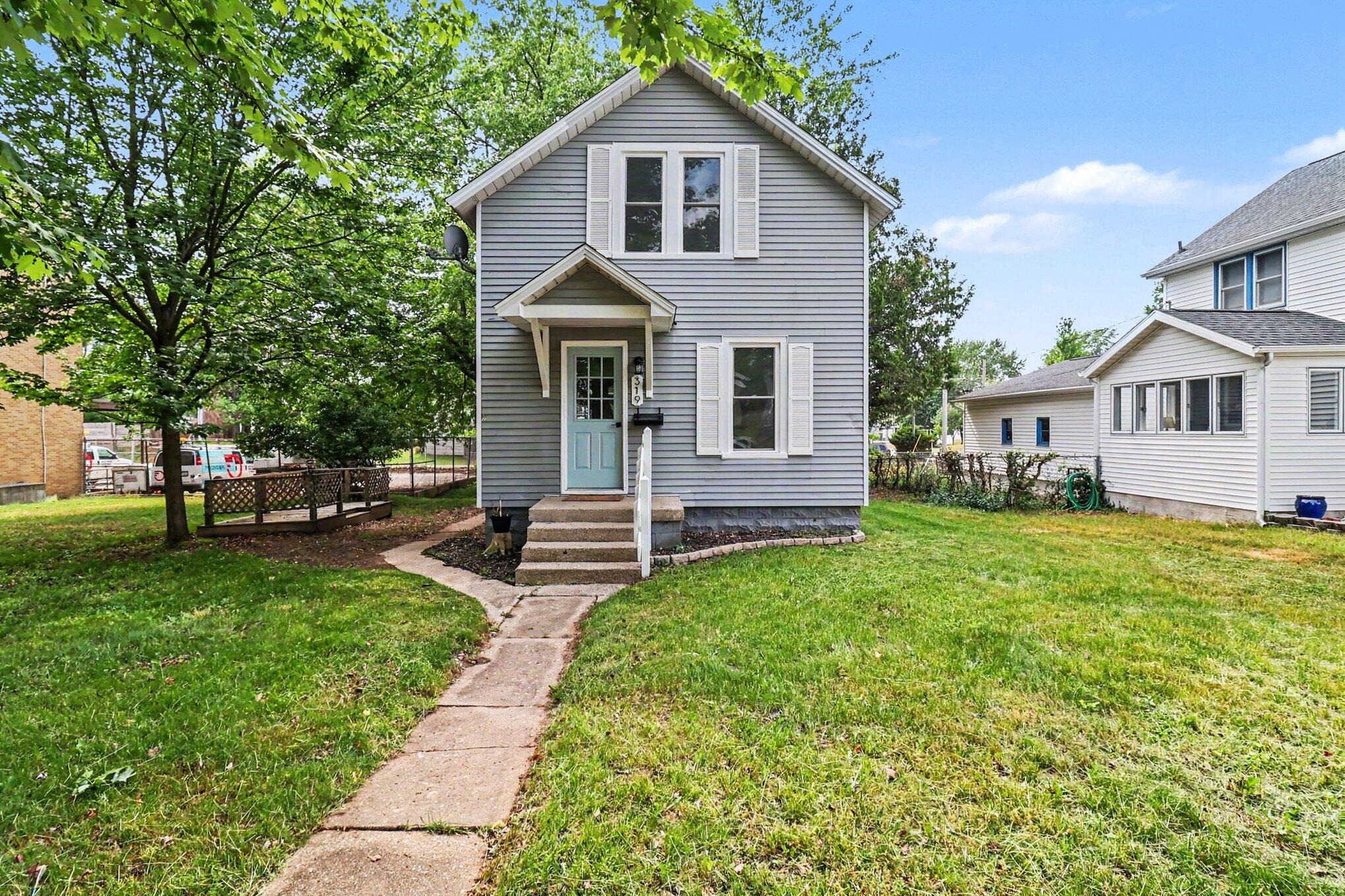 Rowe St, Ludington, MI 49431 #1