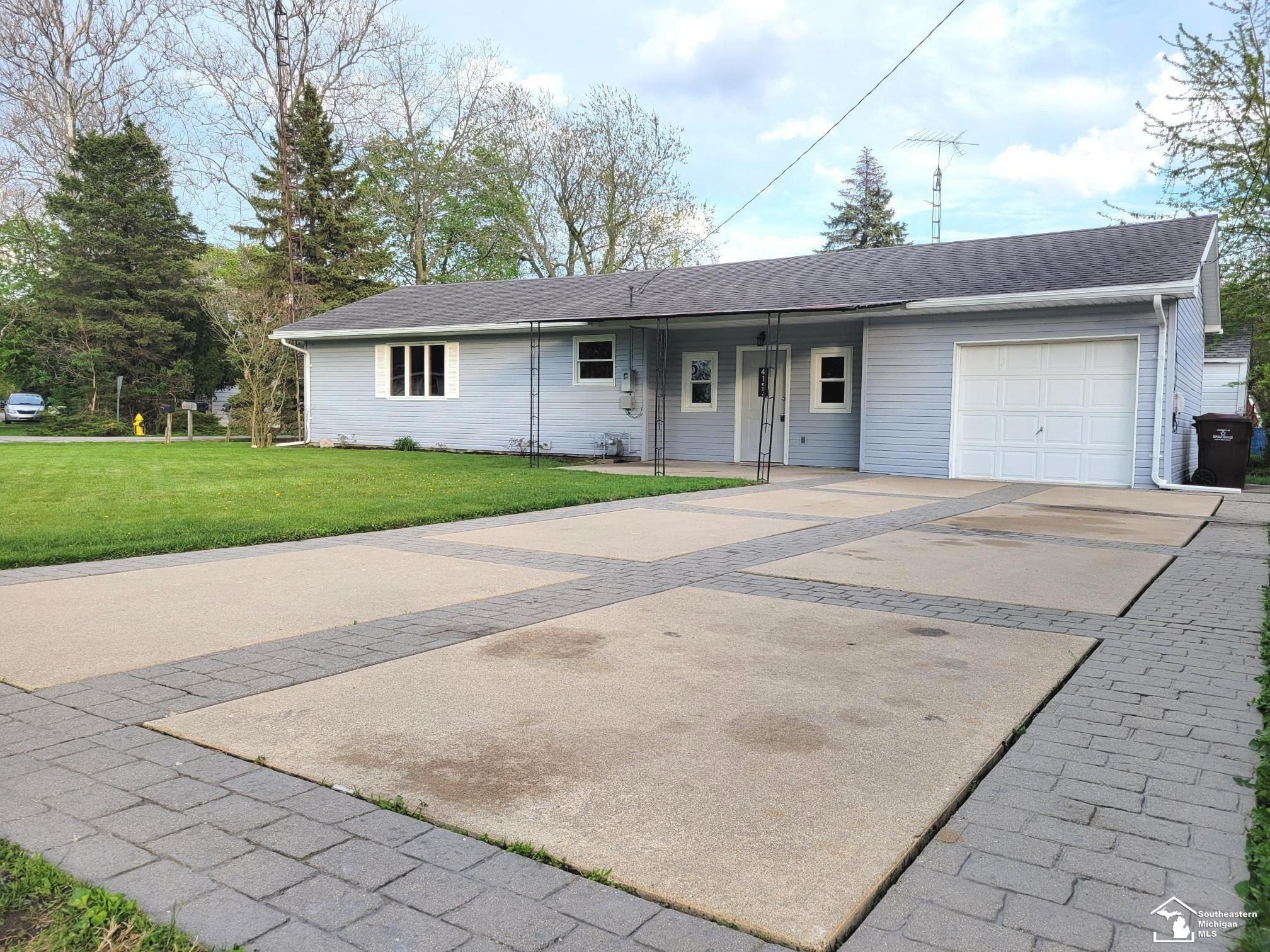 4th St, Newport, MI 48166